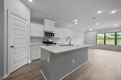 540 Hickory Ridge Dr, Van Alstyne, TX 75495