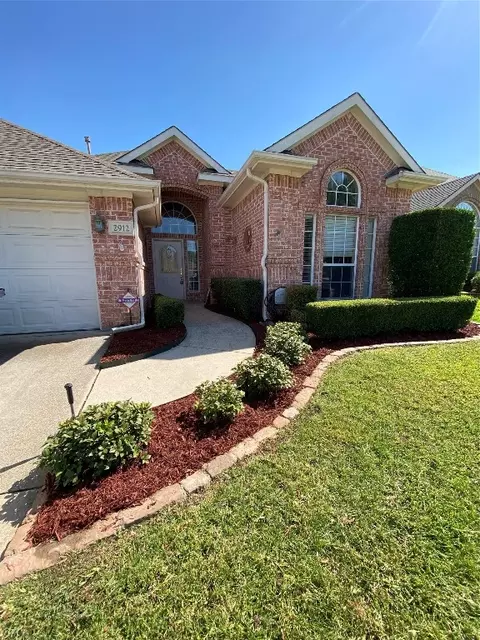 2912 Windstone Ct, Bedford, TX 76021