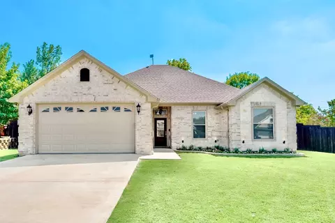 125 Posey Lake Dr, Edgewood, TX 75117