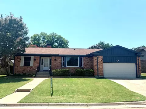 4613 Ridgemont Rd, Haltom City, TX 76117