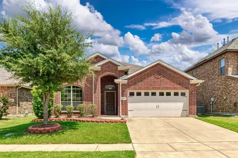 6811 Elderberry Dr, Arlington, TX 76001
