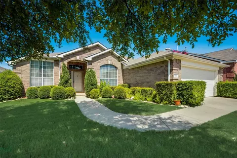 7605 Parkgate Dr, Fort Worth, TX 76137