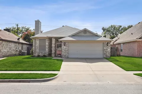 2929 Salado Trl, Fort Worth, TX 76118
