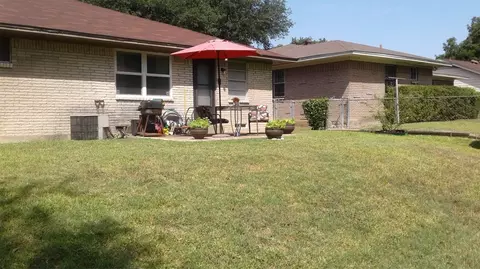 4302 Southern Hills Dr, Dallas, TX 75216
