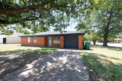 1503 E Crafton, Henrietta, TX 76365