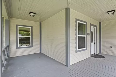 417 E 6th St, Bonham, TX 75418