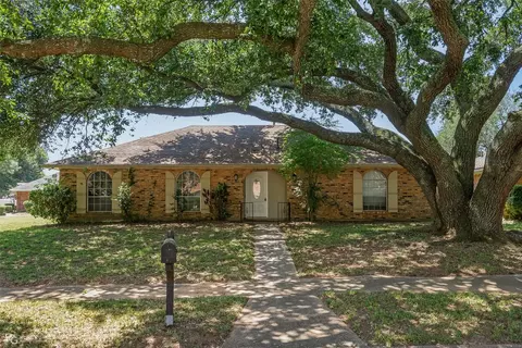 1420 W Maria St, Bossier City, LA 71112