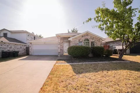 8167 Waterside Trl, Fort Worth, TX 76137