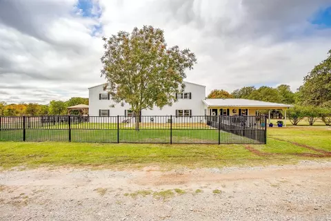 1233 Leech Rd, Poolville, TX 76487