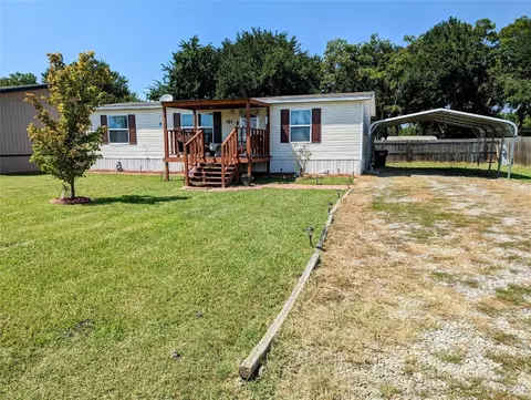 110 Porter Cir, Savoy, TX 75479