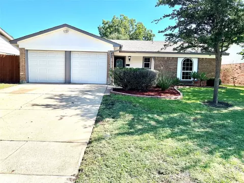 3616 Madrid Dr, Fort Worth, TX 76133