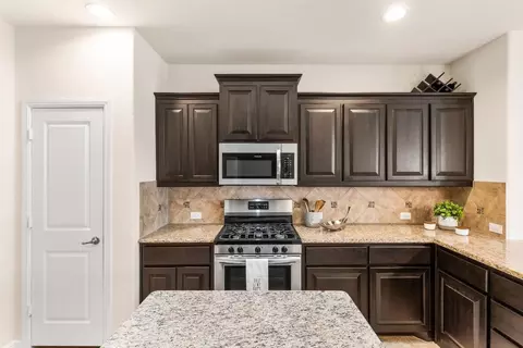 916 Hawks Way, Argyle, TX 76226 photo 18