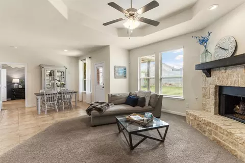 916 Hawks Way, Argyle, TX 76226 photo 9