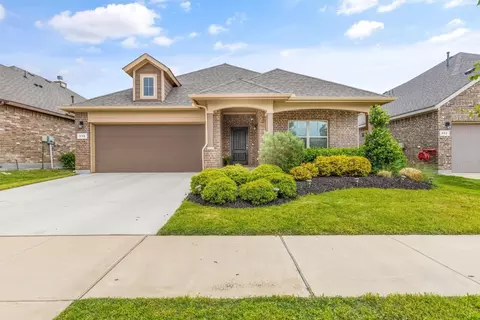 916 Hawks Way, Argyle, TX 76226 photo 2