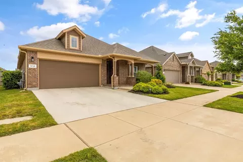 916 Hawks Way, Argyle, TX 76226 photo 1