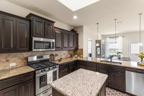 916 Hawks Way, Argyle, TX 76226 photo 15