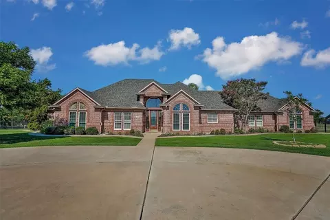 701 Stone Ridge Dr, Gainesville, TX 76240