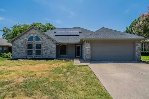 912 Gwinnett Cir, Arlington, TX 76017