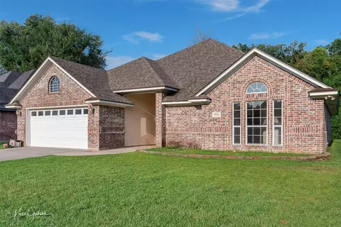 1030 Cressmont St, Bossier City, LA 71111