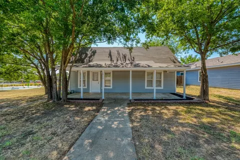 1413 N Elm St, Weatherford, TX 76086