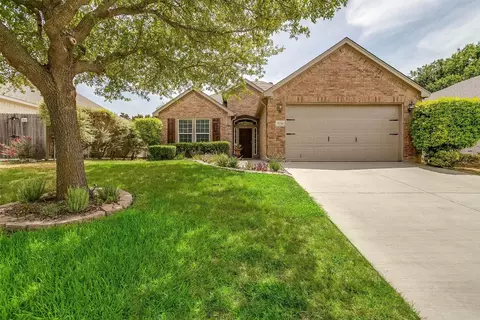 5216 Estrella Ln, Benbrook, TX 76126