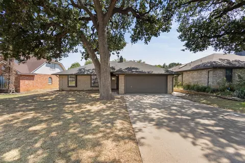 7632 Jamie Renee Ln, North Richland Hills, TX 76182