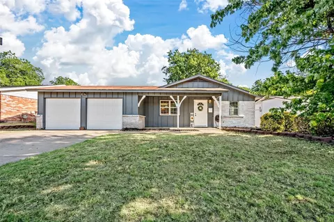 213 Eller Ave, Crowley, TX 76036