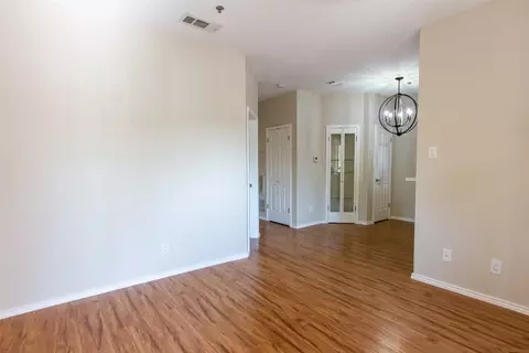 4800 W Lovers Ln #310, Dallas, TX 75209