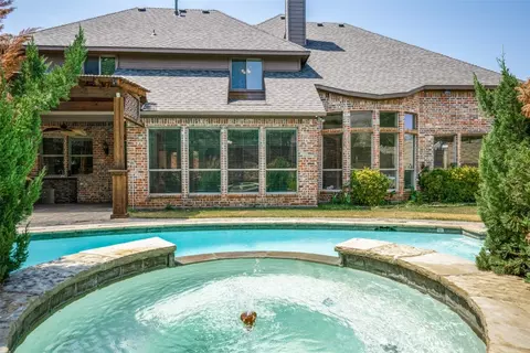 651 Lockridge Rd, Lantana, TX 76226