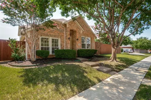 8616 Forest Glen Dr, Irving, TX 75063