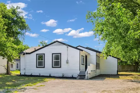 204 N Templeton St, Garrett, TX 75119