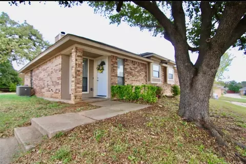 5707 Ranchogrande Dr, Arlington, TX 76017