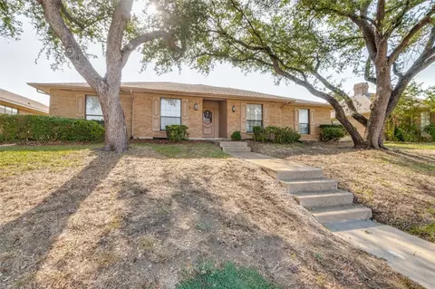 3706 Bishop Hill Dr, Carrollton, TX 75007