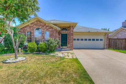 804 Birkhill Trl, Arlington, TX 76001