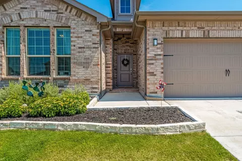 1817 Falling Star Dr, Haslet, TX 76052 photo 5