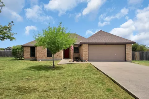 5101 Creek Crossing Dr, Greenville, TX 75402