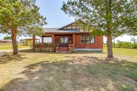 5300 Comanche Dr, Godley, TX 76044