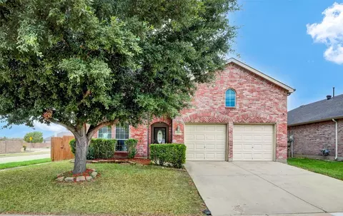9301 Comanche Ridge Dr, Fort Worth, TX 76131