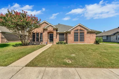 1501 Swan Lake Dr, Lewisville, TX 75077