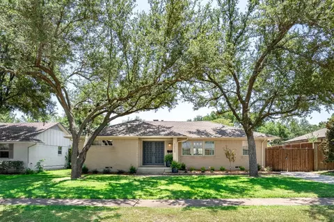 10532 Royalwood Dr, Dallas, TX 75238