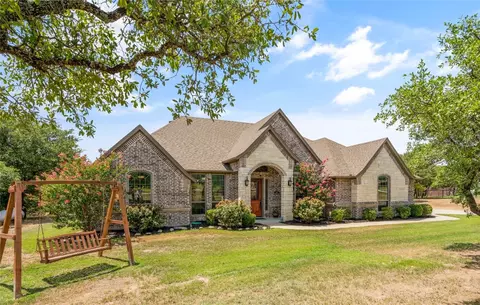 230 Maral Ln, Azle, TX 76020