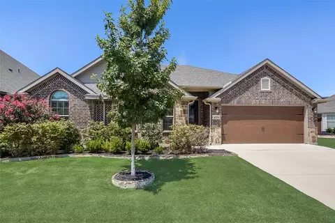 8712 Grassy Hill Ln, Fort Worth, TX 76123