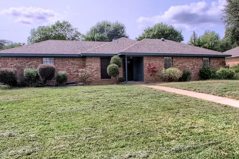 2907 Robindale Ln, Grapevine, TX 76051