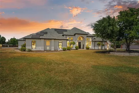 717 Pintail Ct, Granbury, TX 76049