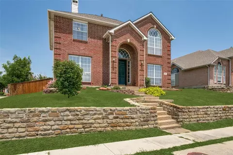 249 Ridge Cove Dr, Lewisville, TX 75067