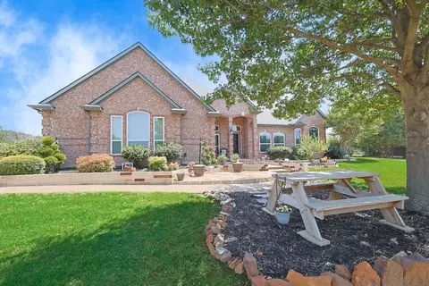 203 Colonial Ct, Double Oak, TX 75077