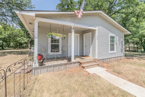 300 SW 14th Ave, Mineral Wells, TX 76067