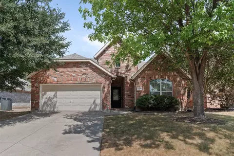 310 Wallford Ln, Lake Dallas, TX 75065