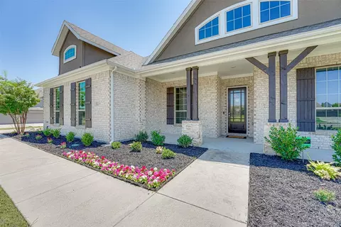 222 Hearthstone Dr, Sunnyvale, TX 75182