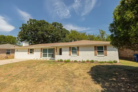 2014 Jerry St, Denison, TX 75020